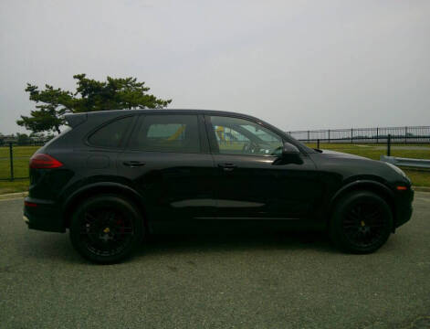 2017 Porsche Cayenne Platinum Edition