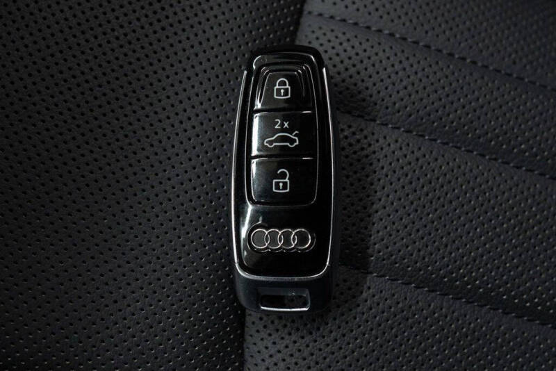 2021 Audi e-tron quattro Premium Plus