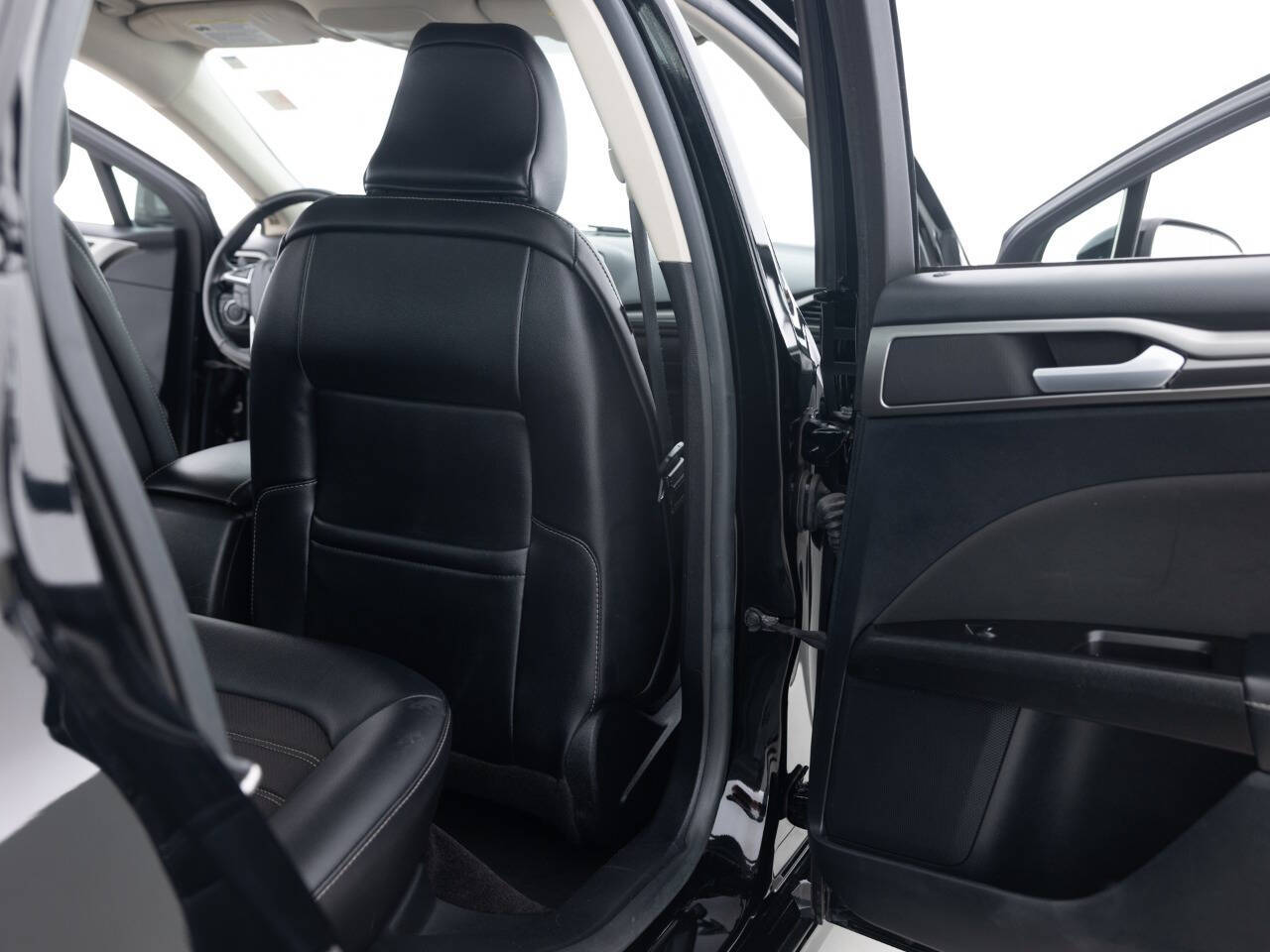 Used Car 2017 Ford Fusion  Se Awd 4dr Sedan For Sale Under $10,000 In Coal City, Illinois