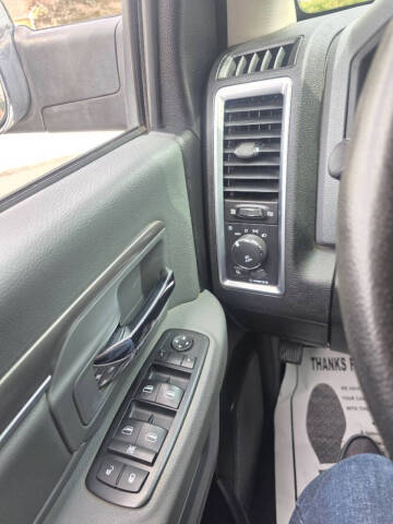 2015 RAM 1500 SLT