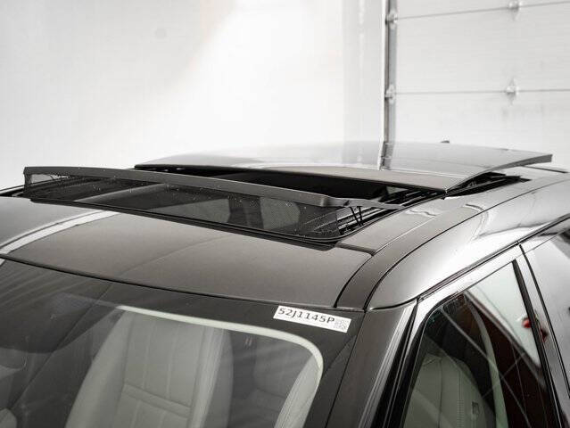 2022 Land Rover Range Rover Velar P250 R-Dynamic S