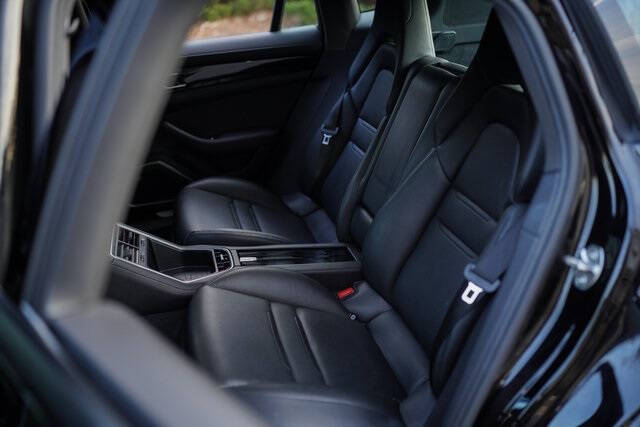 2018 Porsche Panamera 4