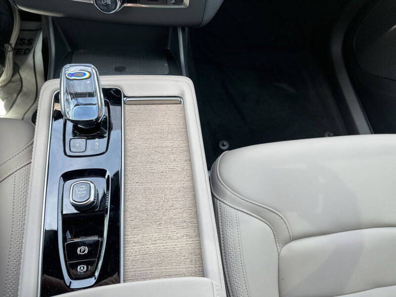 2026 Volvo XC90 B5 Core
