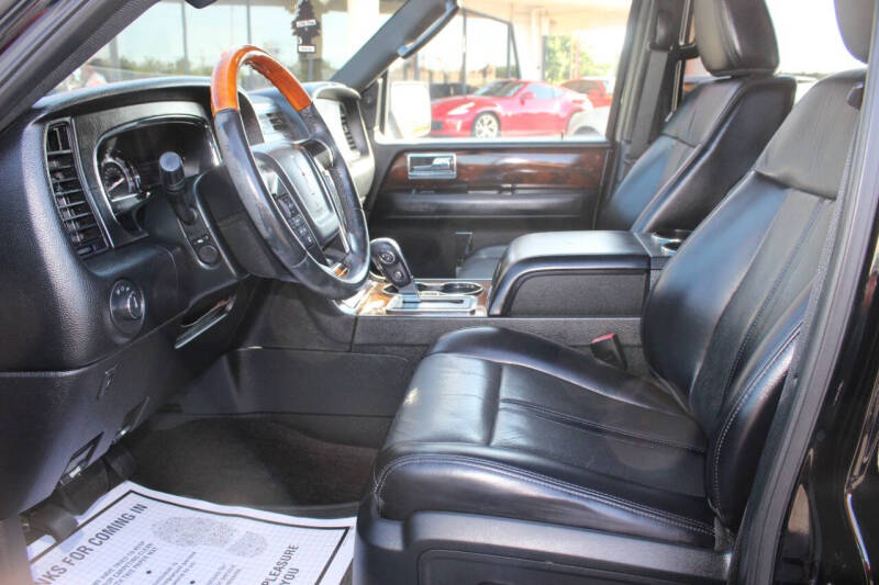 2017 Lincoln Navigator Select