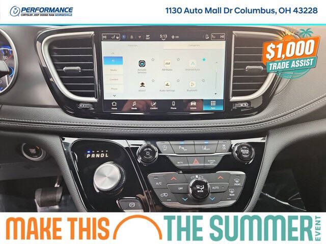 2026 Chrysler Pacifica Select