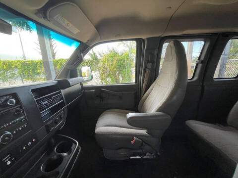 2017 Chevrolet Express LT 3500