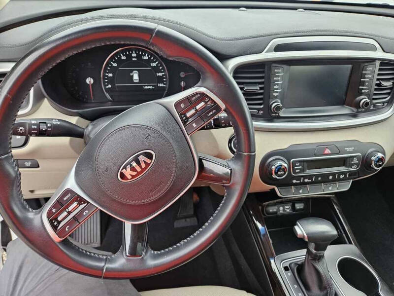 2020 Kia Sorento EX V6