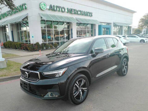 2025 Volvo XC40 B5 Core Bright Theme