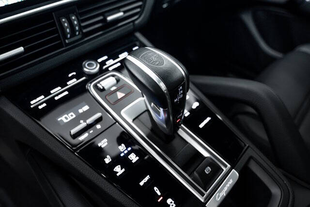 2023 Porsche Cayenne S Platinum Edition