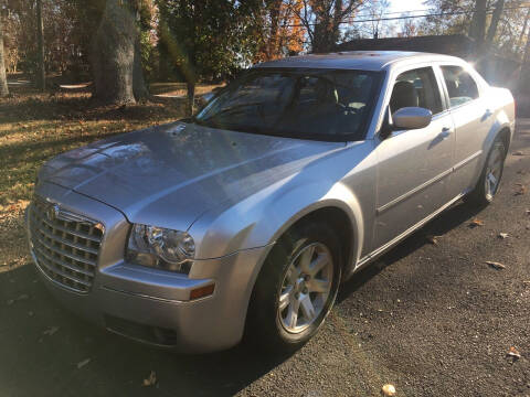 2007 Chrysler 300 for sale at HESSCars.com in Charlotte NC
