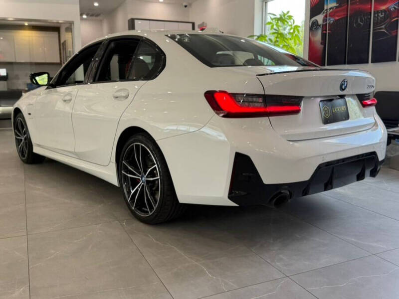 2023 BMW 3 Series 330e