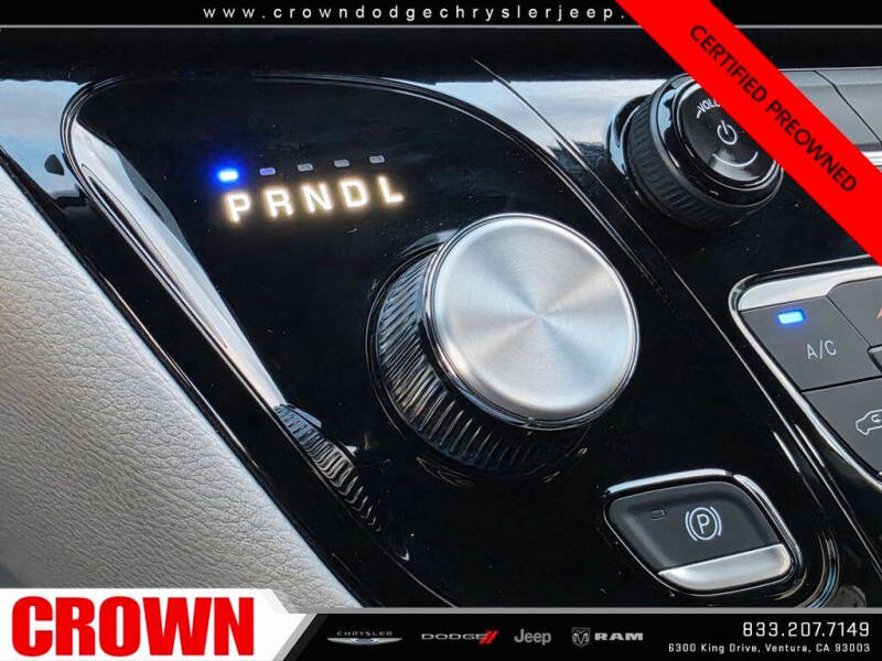 2024 Chrysler Pacifica Plug-In Hybrid Select