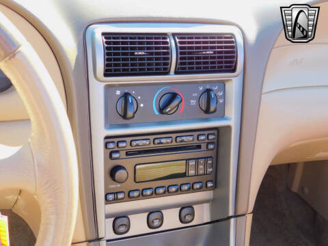 2004 Ford Mustang GT Deluxe