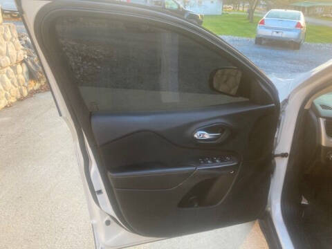 2016 Jeep Cherokee Sport