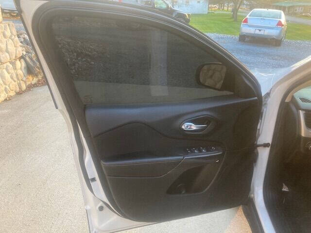 2016 Jeep Cherokee Sport