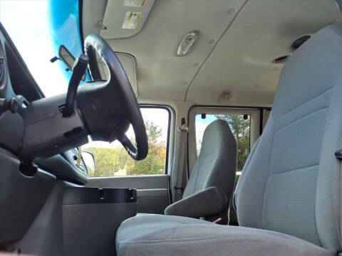 2008 Ford E-Series E-350 SD XLT