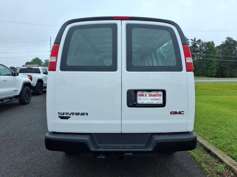 2026 GMC Savana 2500