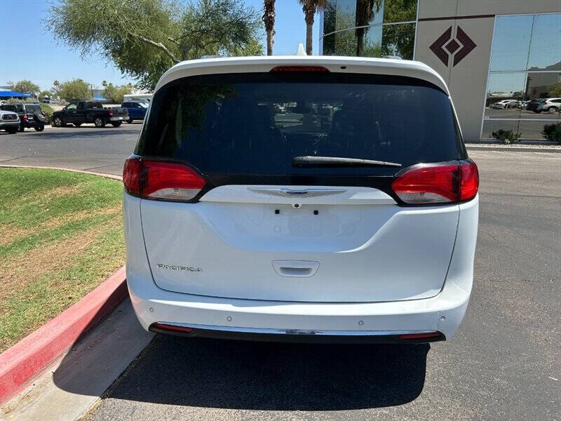 2020 Chrysler Pacifica Touring L