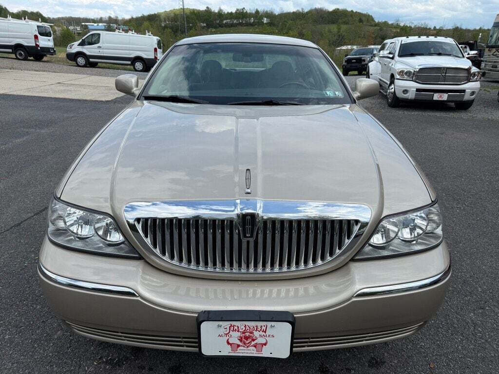 2010 Lincoln Town Car 8