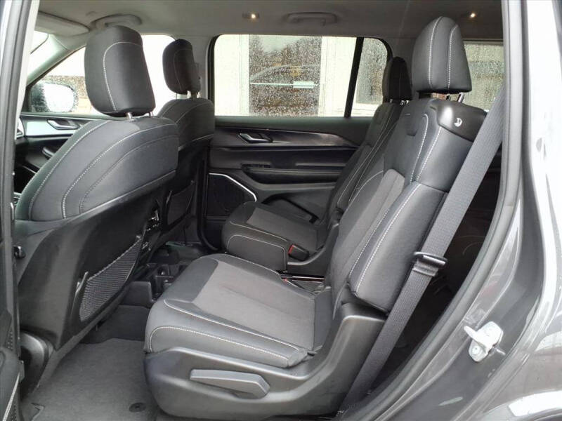 2022 Jeep Grand Cherokee L Laredo