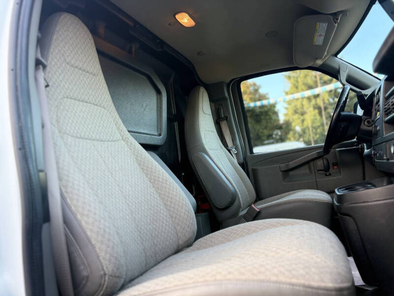 2021 Chevrolet Express 2500