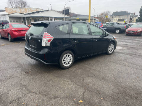 2015 Toyota Prius v Two