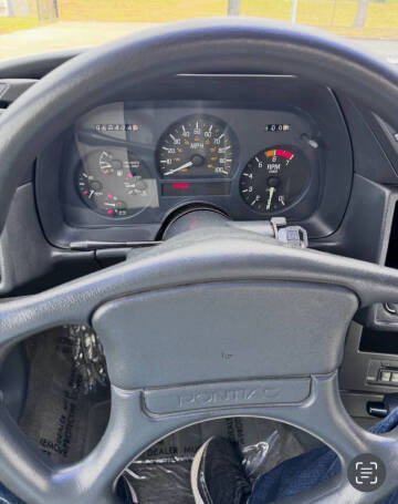 1991 Pontiac Sunbird LE