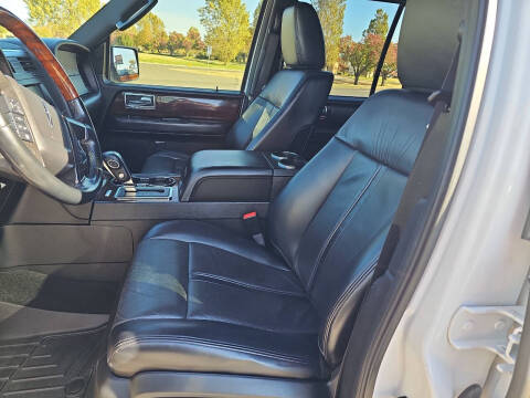 2017 Lincoln Navigator Select