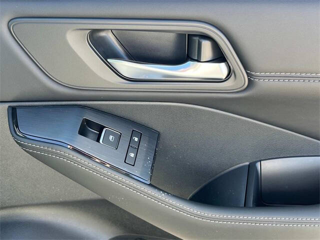 2025 Nissan Rogue SL