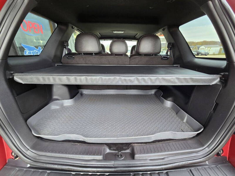 Used 2012 Ford Escape XLT with VIN 1FMCU9DG6CKA21176 for sale in La Crescent, MN