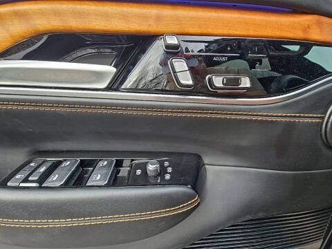 2022 Jeep Grand Wagoneer Series III