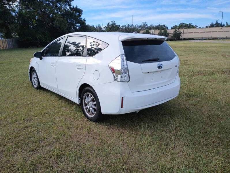 2012 Toyota Prius v Five