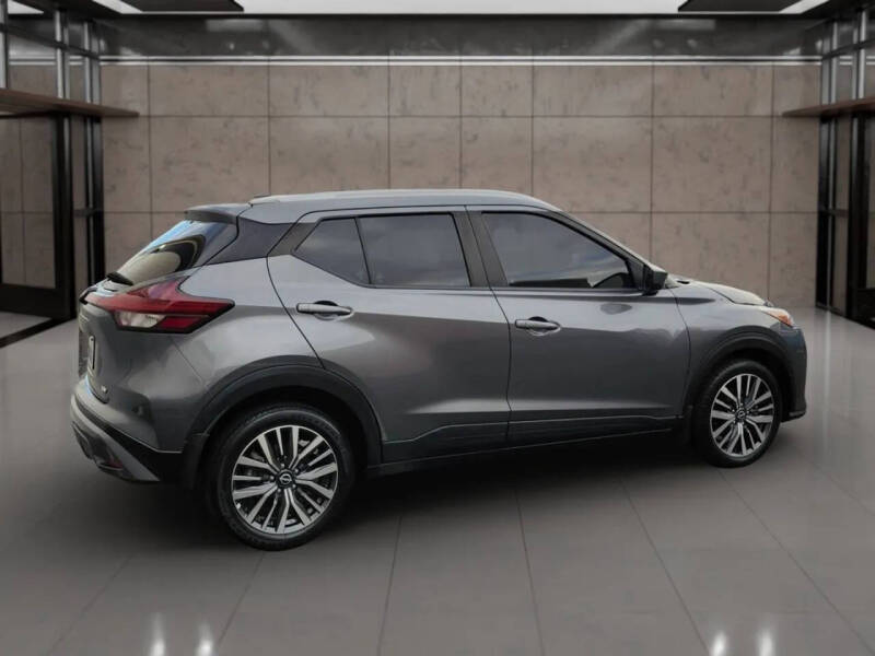 2022 Nissan Kicks SV