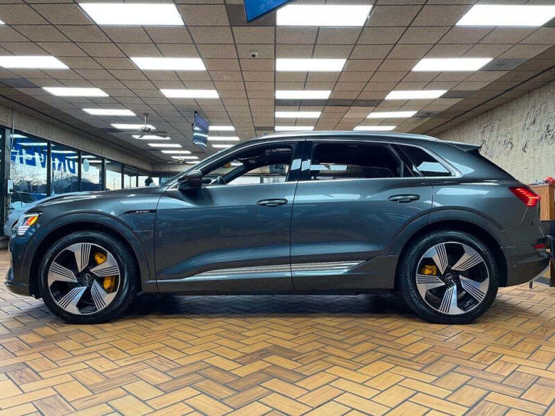 2019 Audi e-tron quattro Prestige