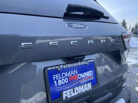 2022 Ford Escape Hybrid Titanium