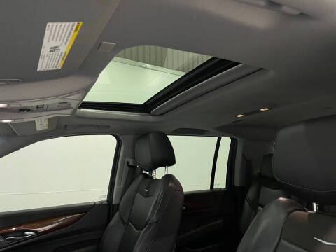 2018 Cadillac Escalade ESV Luxury