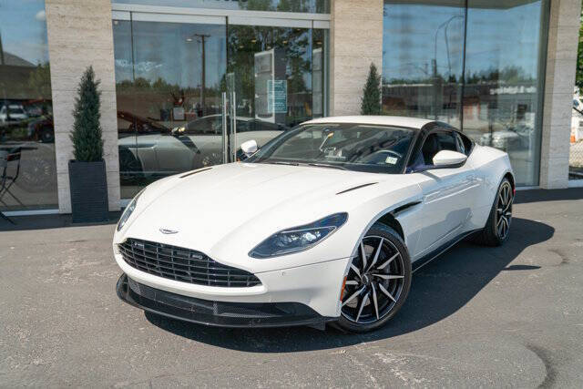 2019 Aston Martin DB11 29