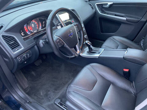 2016 Volvo XC60 T6 Drive-E