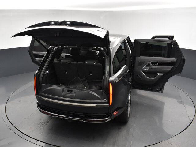 2023 Land Rover Range Rover P400 SE LWB