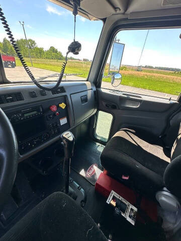 2013 Peterbilt 337