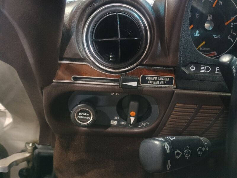 1987 Mercedes-Benz 560-Class 560 SL