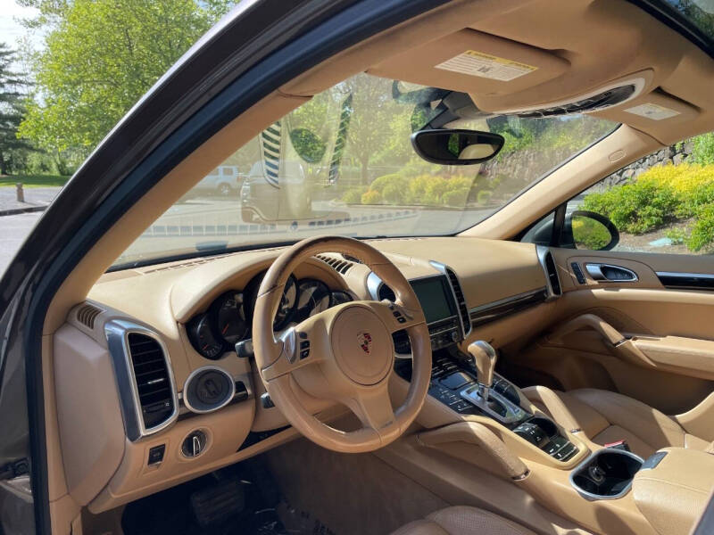 2014 Porsche Cayenne Platinum