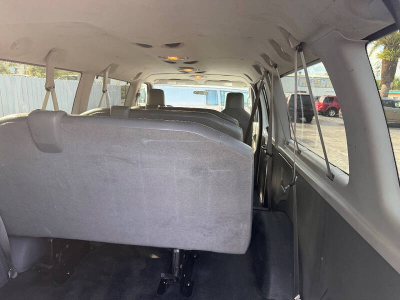 2013 Ford E-Series E-350 SD XL