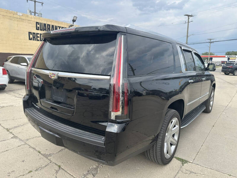 2018 Cadillac Escalade ESV Luxury