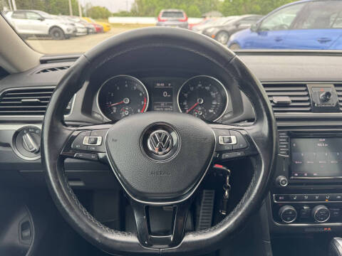 2018 Volkswagen Passat 2.0T R-Line