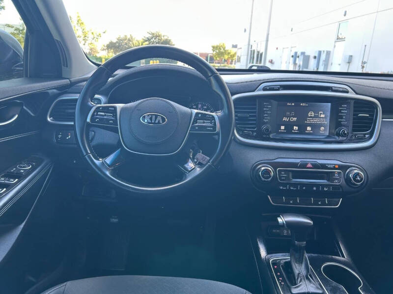 2019 Kia Sorento LX V6