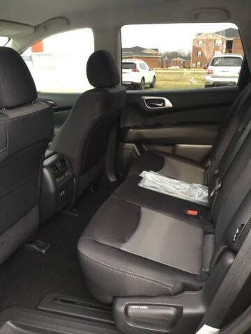 2019 Nissan Pathfinder SV