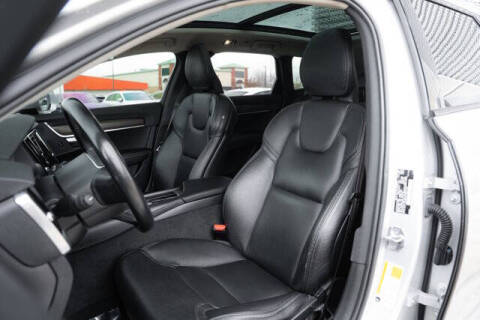 2020 Volvo V90 Cross Country T6