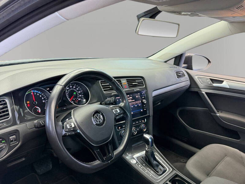 2019 Volkswagen e-Golf SE