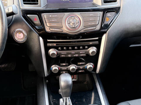 2020 Nissan Pathfinder SV